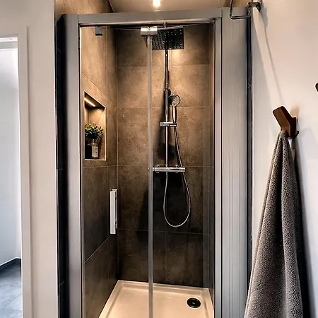 Plaza George V - Champs-elysees - 190m2 - 4 Bedrooms - Air Conditioning Apartment